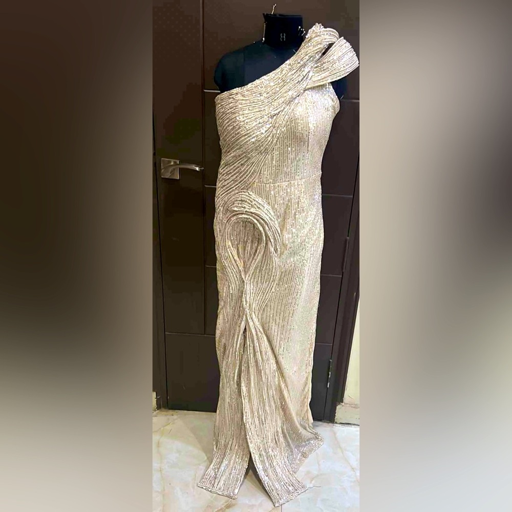 Elegant One-Shoulder Cream Dress